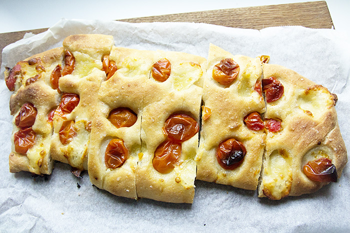 Foccacia kohoaa yön yli